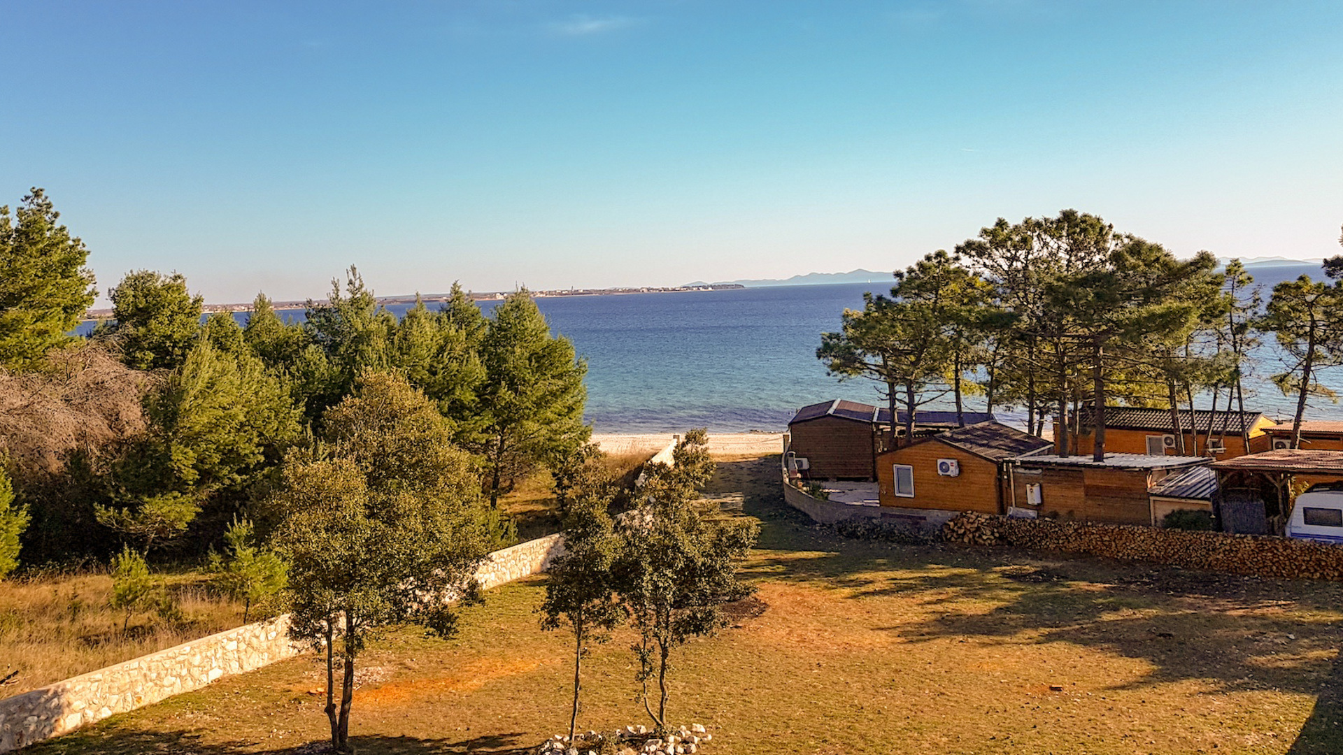 Poslední apartmán 2 ložnice + obývací pokoj