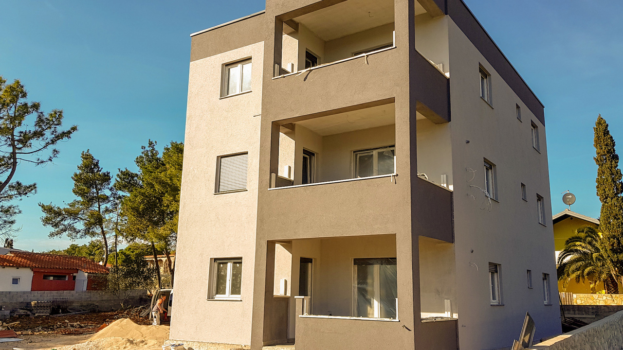 Poslední apartmán 2 ložnice + obývací pokoj